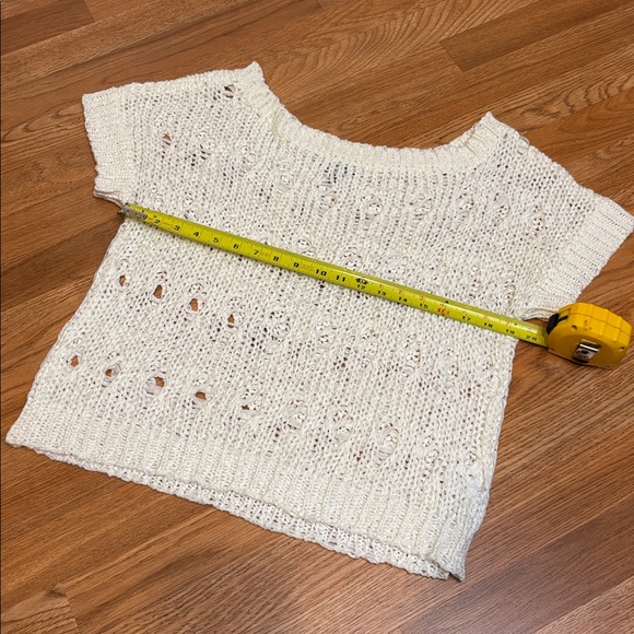 Express white crochet short sleeve sweater with a scoop neck. Size M. - Picture 11 of 17